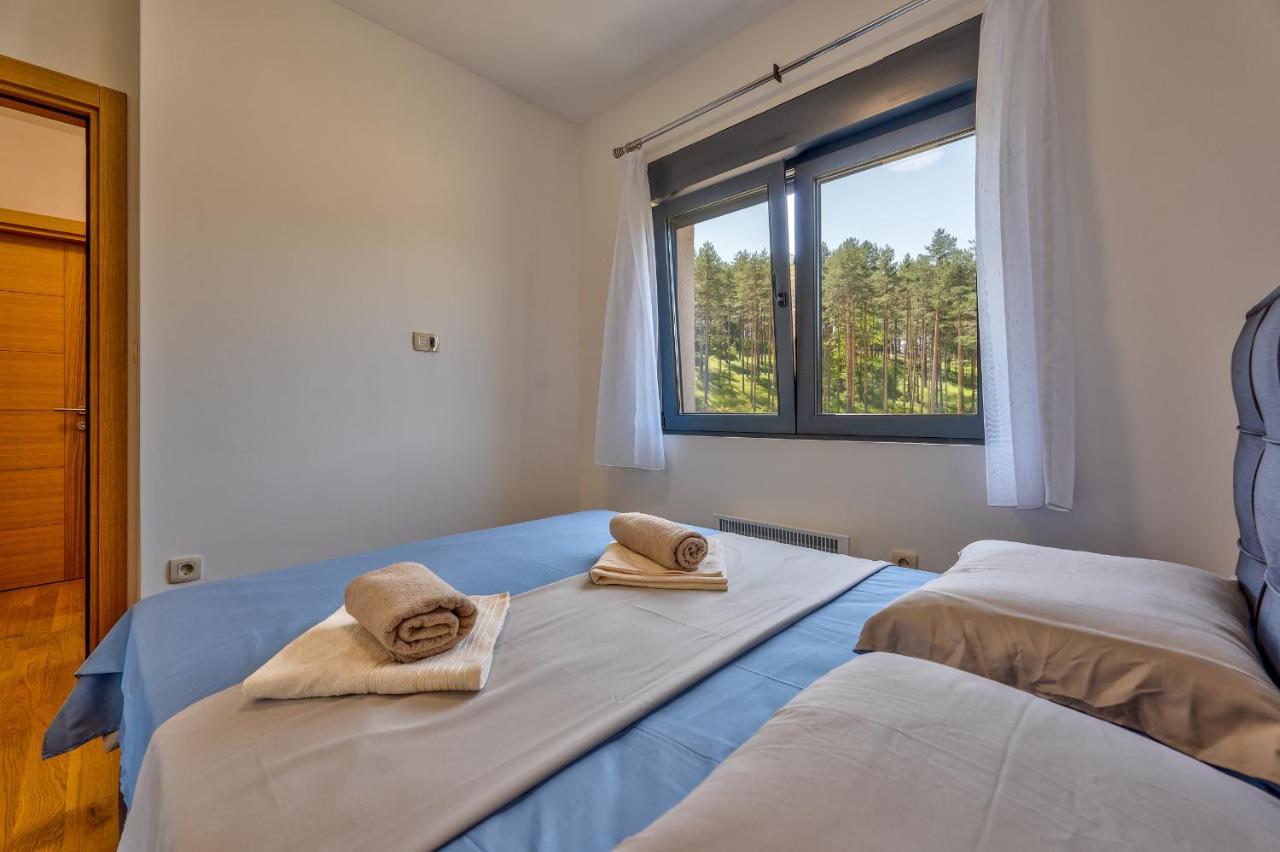 Vila Pekovic Green, Pine Trees View 2 Bedrooms Apartment Zlatibor Buitenkant foto